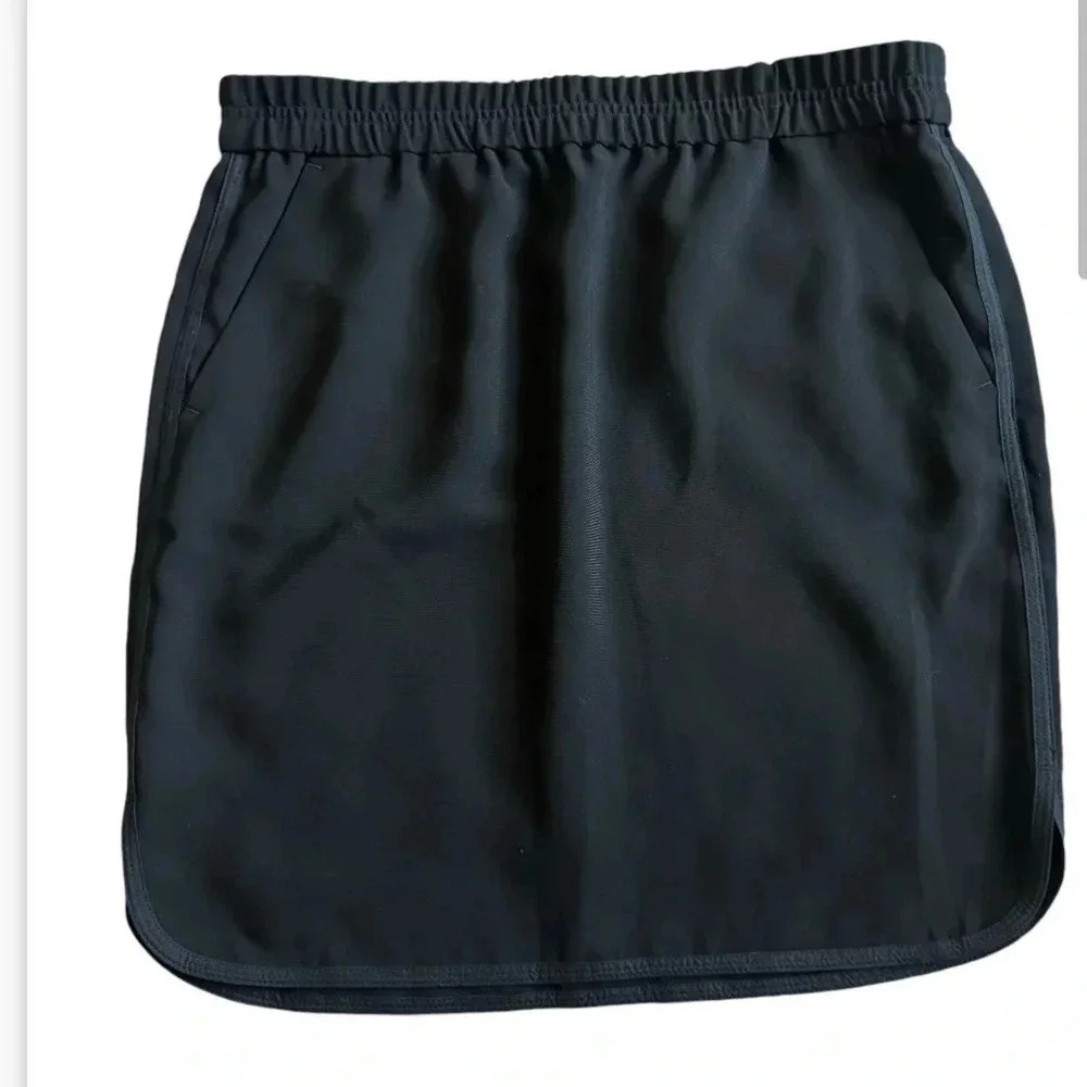J. Crew Black Crepe Athletic style Mini skirt 8